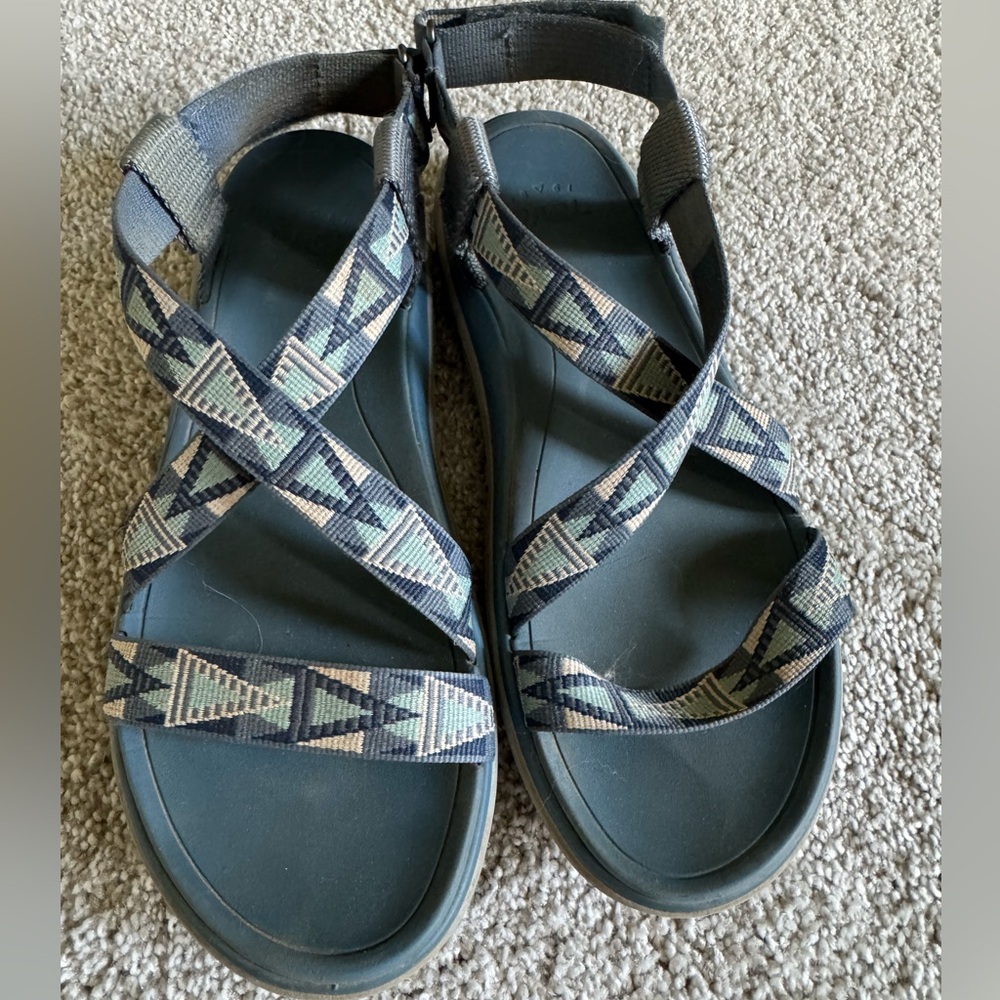 Teva sandals with Velcro